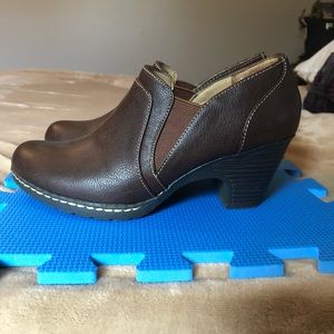 Women’s fashion ankle boots